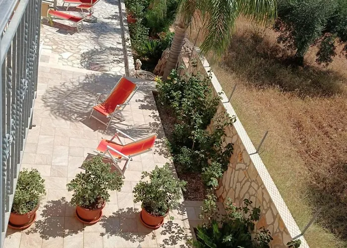 Le Falesie Di Bed & Breakfast 3*